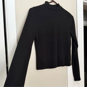 Elegant Black Long Sleeve Crop Turtleneck